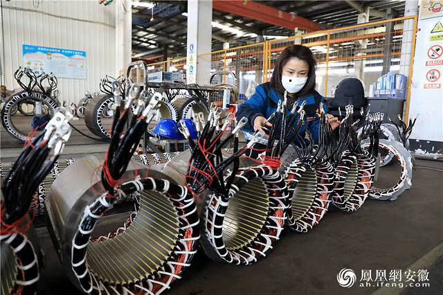 Anhui EvoTec Power Company foi entrevistada pela Anhui Phoenix News